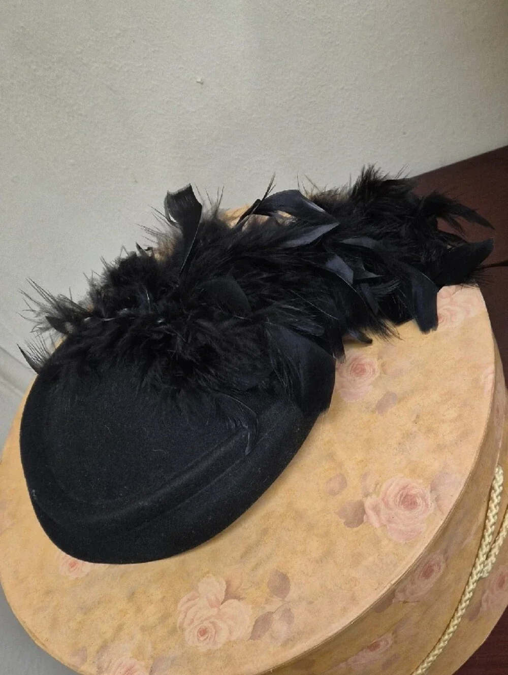 Elegant Women's Veiled Pillbox Hat - Red, Black, Cream. Set 4